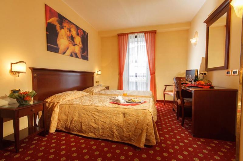 Hotel Mistrello Di Savoia Борго-Валь-ди-Таро Экстерьер фото